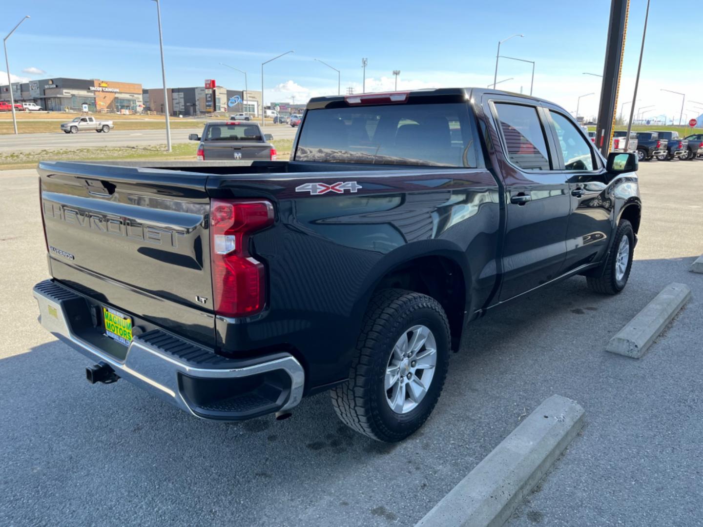 2021 BLACK /Black CHEVROLET SILVERADO 1500 LT (1GCUYDED3MZ) with an 5.3L engine, Automatic transmission, located at 1960 Industrial Drive, Wasilla, 99654, (907) 274-2277, 61.573475, -149.400146 - Photo#4